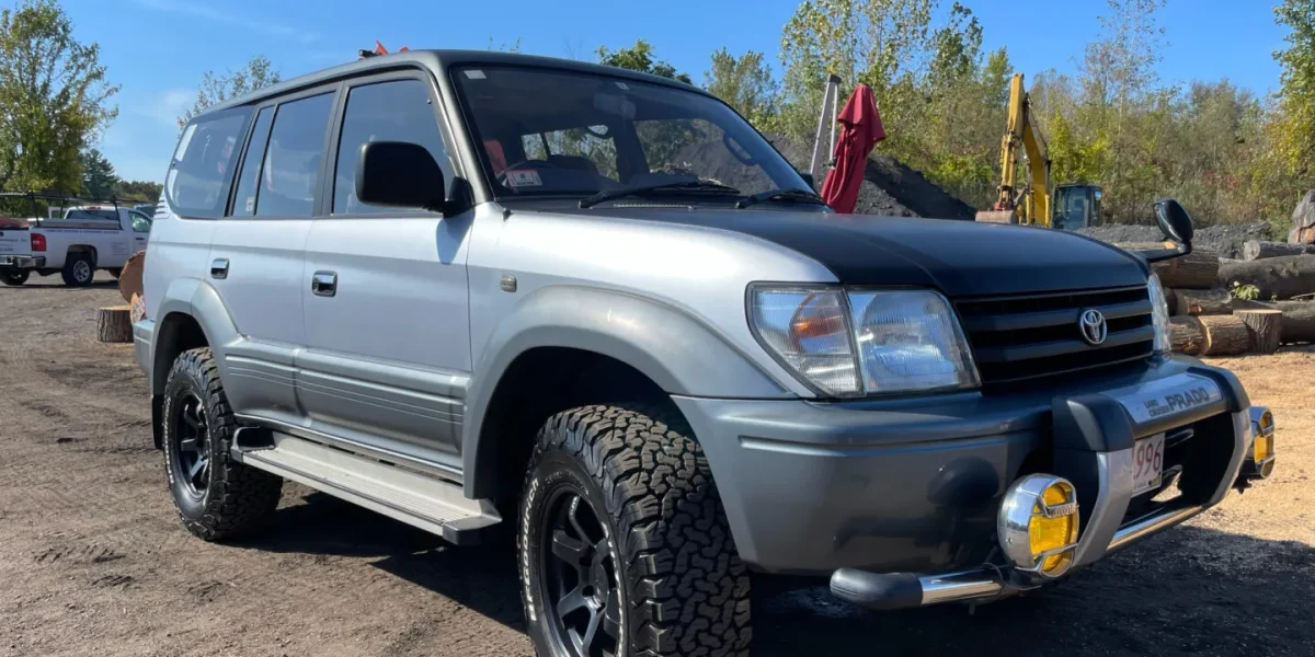 Discover trusted car rentals in Uganda with Uganda Car Rentals. Self-drive, 4x4 safari cars, one-way and airport rentals at budget car rental uganda