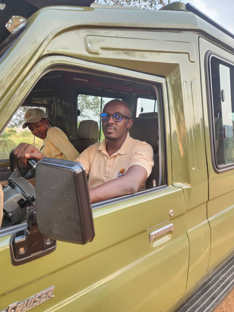 Book car rental with a driver in Uganda. Uganda Car Rentals offers airport pickup, one-way trips, and cross-border travel for flexible journeys.