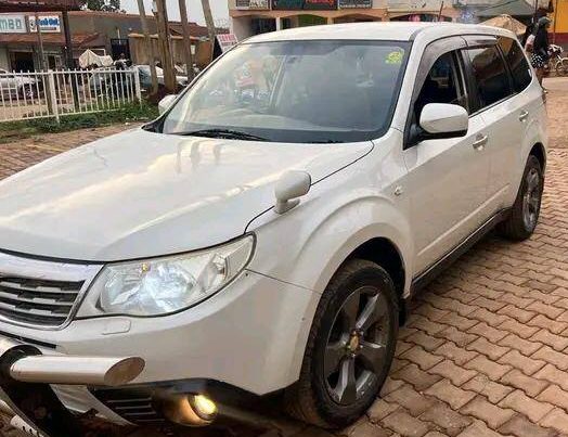 Book corporate car hire in Uganda with professional drivers for airport transfers, meetings, conferences, NGO fieldwork, and long-term business transport.